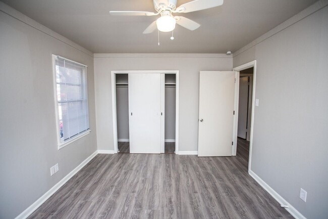 Building Photo - Spacious 4 Bed 2 Bath with Big Backyard