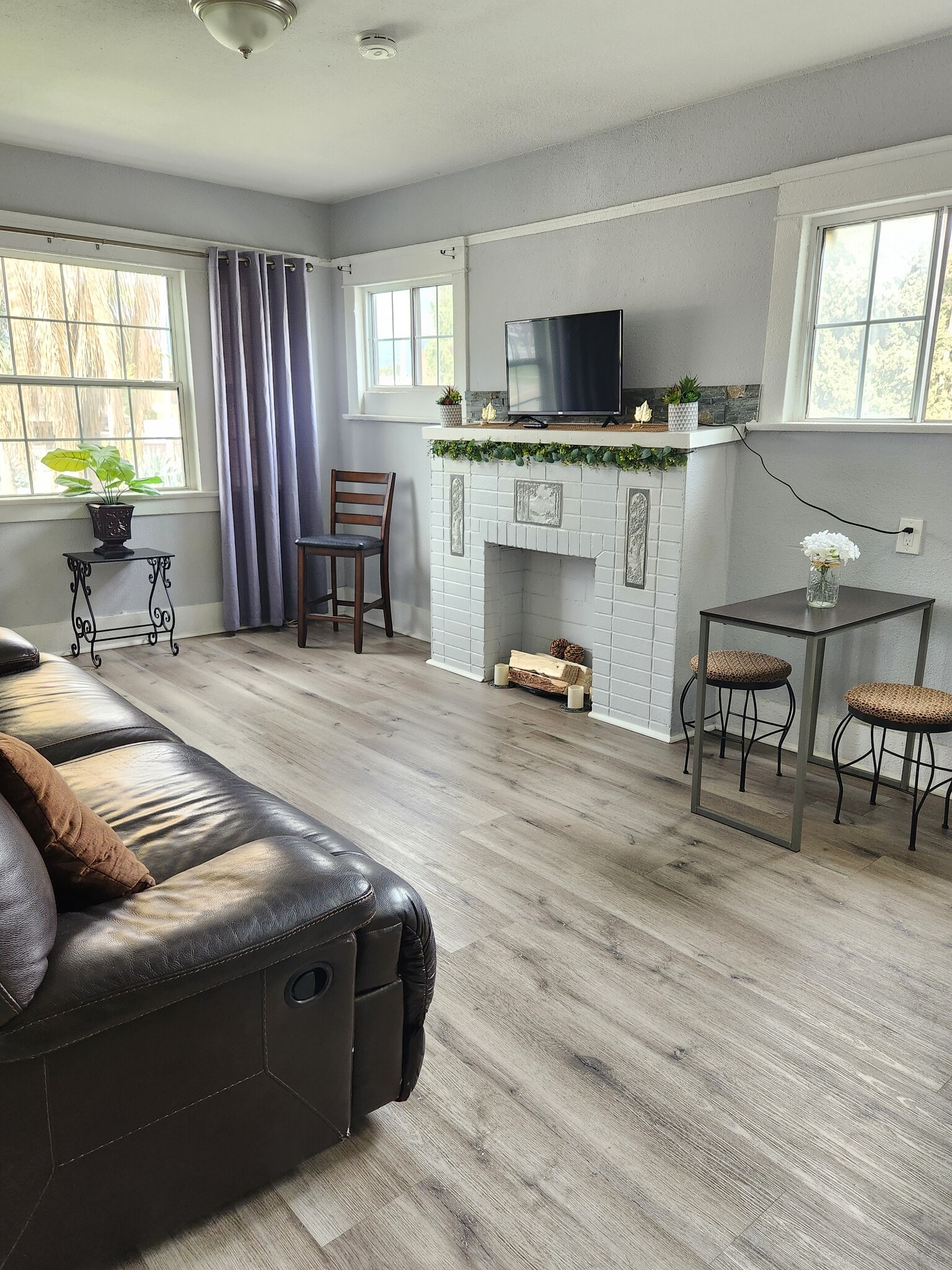 Livingroom - 487 W 18th St