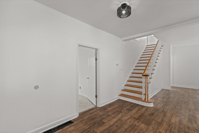 Building Photo - 151 N Clay Ave