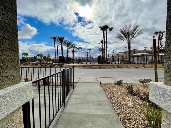 Building Photo - 12185 Scarlet Ember Rd