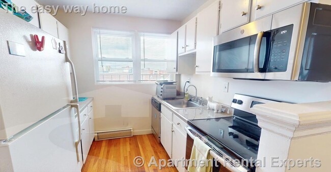 Building Photo - 402 Highland Ave