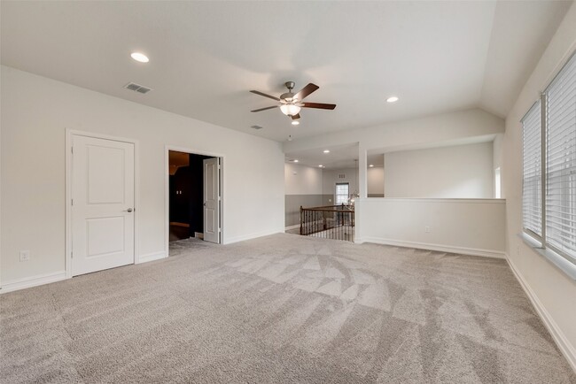 Building Photo - 5200 Amphora Ave