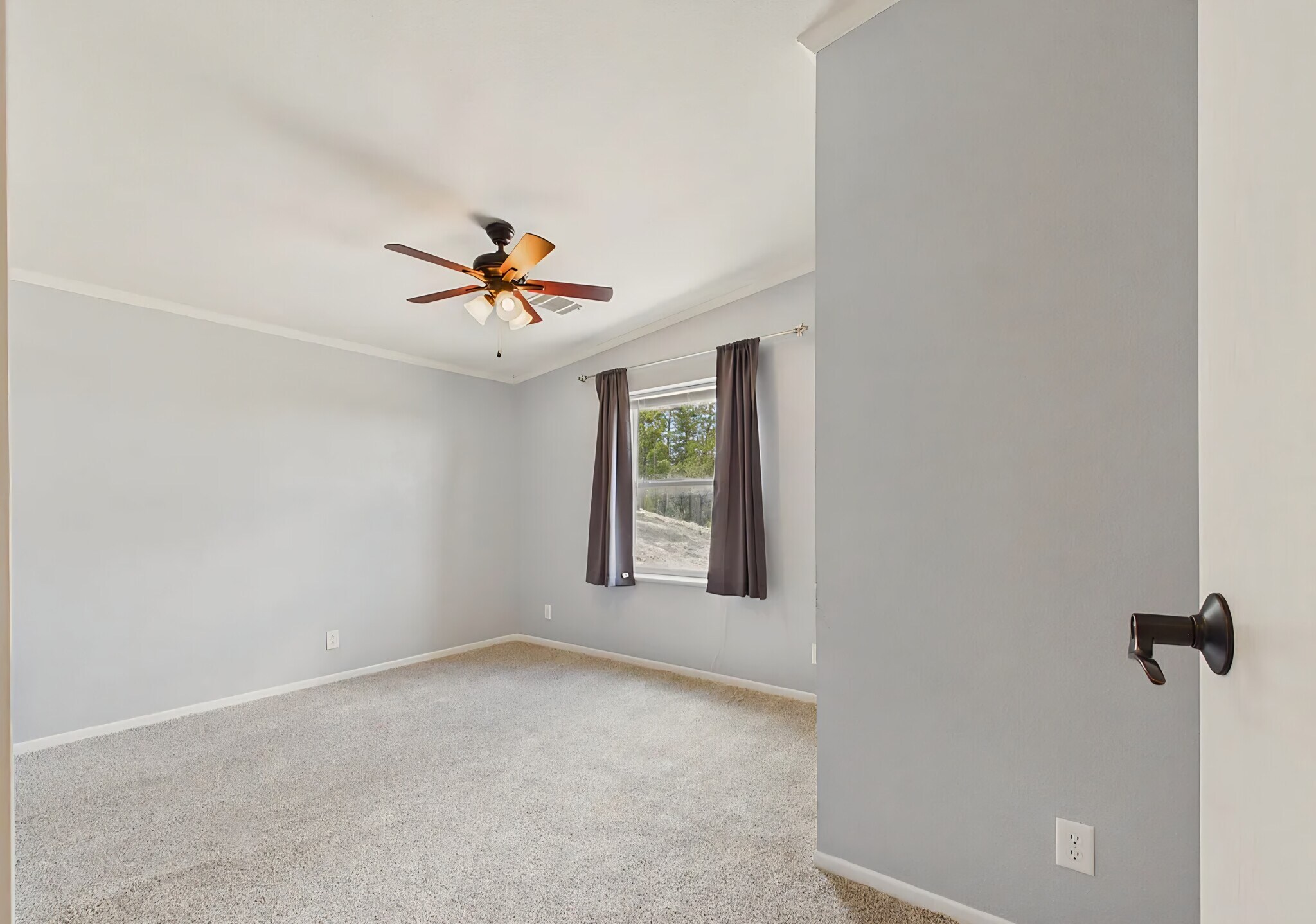 Building Photo - 111 Honeydew Ln