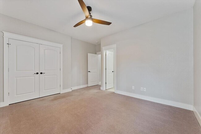 Building Photo - 13431 Hilton Head Dr