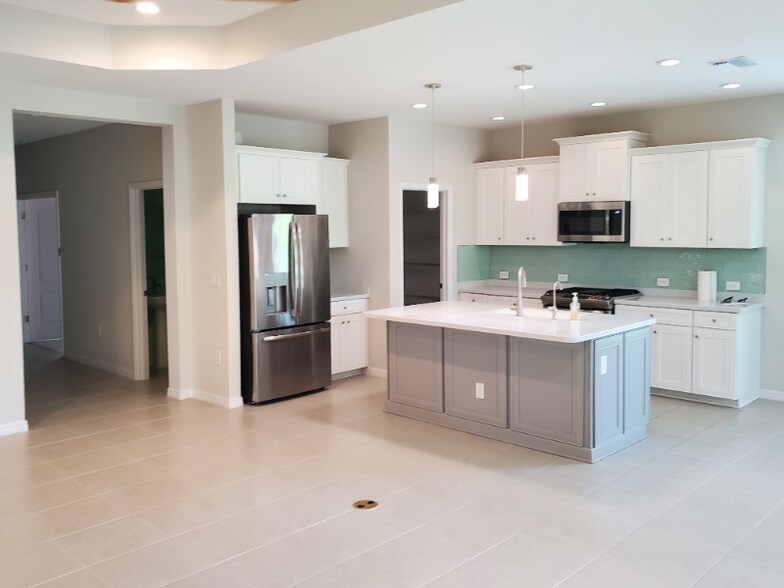 Building Photo - 276 Carlino Dr
