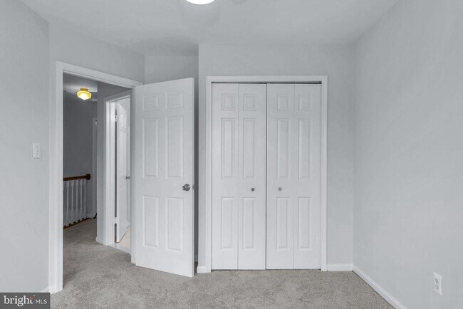 Building Photo - 7222 Lensfield Ct