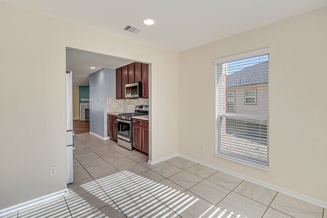 Building Photo - 16707 Lark Bunting Ln