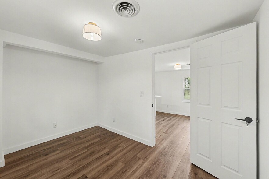 Building Photo - 510 Parsons Rd