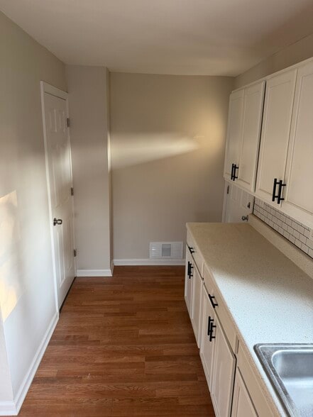 Building Photo - 8 Higbie Dr