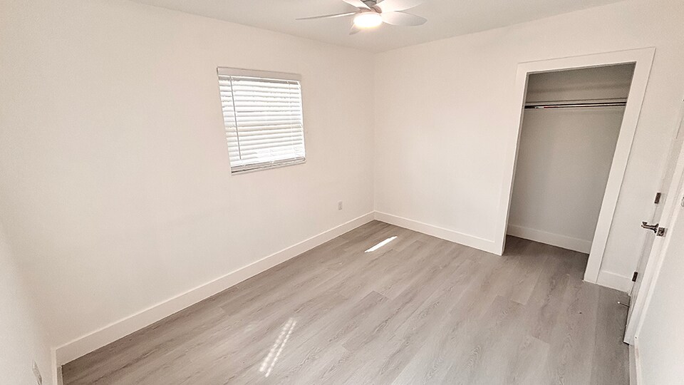 Building Photo - 721 N 68th Ter