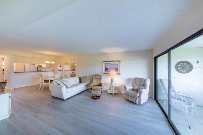 Building Photo - 696 Bird Bay Dr W