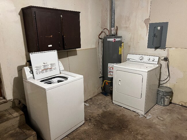 Building Photo - 2024 S Johnstone Pl