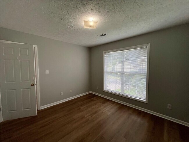 Building Photo - 3219 Roundfield Cir
