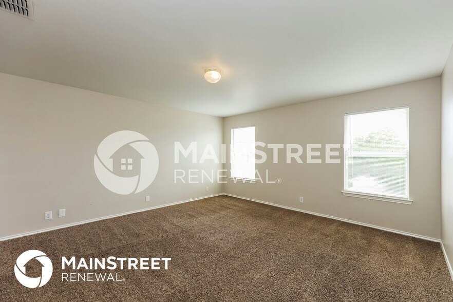 Building Photo - 823 Creek Gate