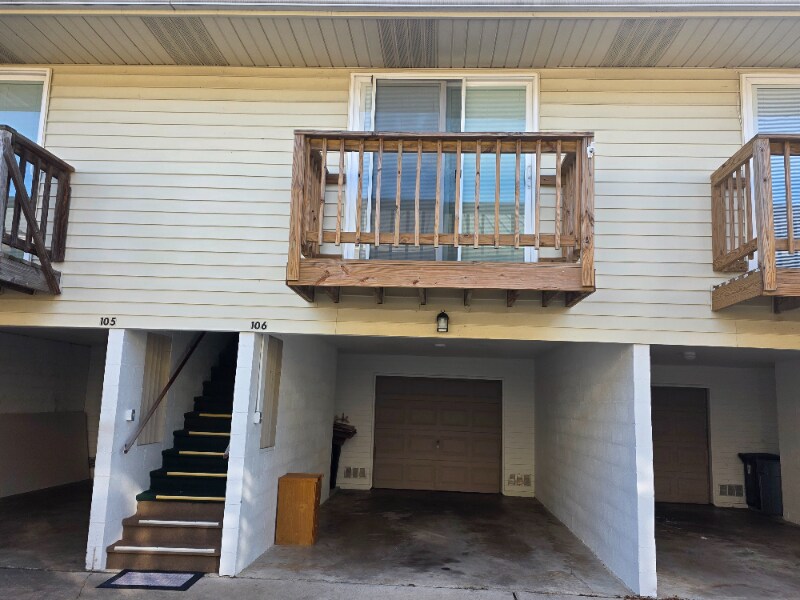 Building Photo - 4780 Pontchartrain Dr