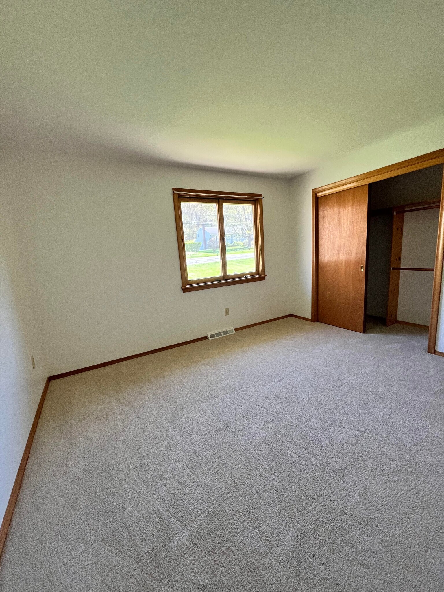 Upper Bedroom (1 of 2) - 467 Tunnel Rd