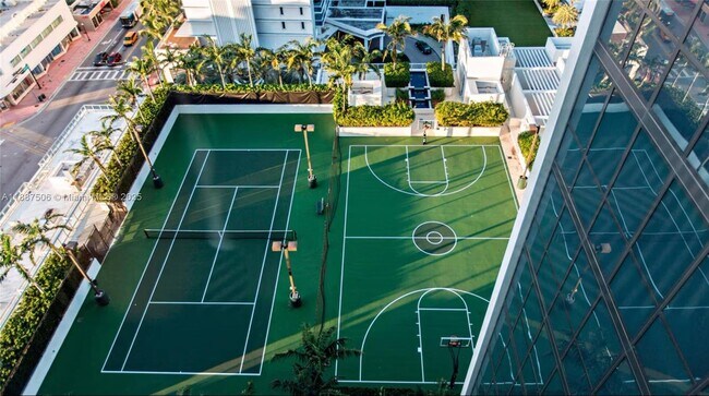 Building Photo - 2201 Collins Ave