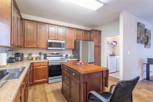 Building Photo - 3909 Brookshire Way