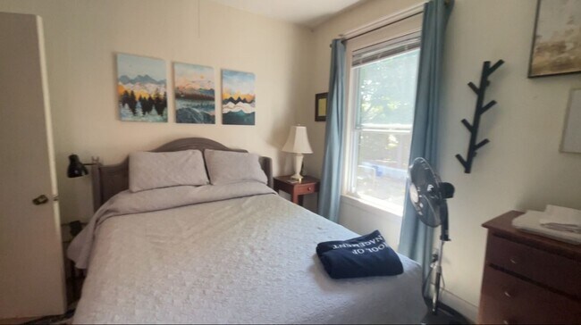 Building Photo - 182-184 Foster Street