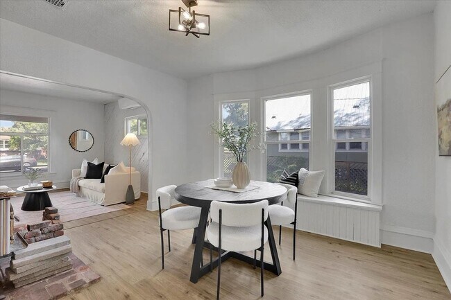 Building Photo - Updated Single Family home for Rent! - 3 Bedroom, 1.5 Bathroom Located in Spokane!