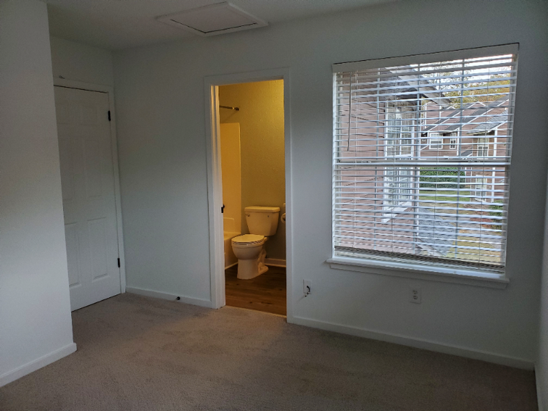 Building Photo - 128 Luden Dr