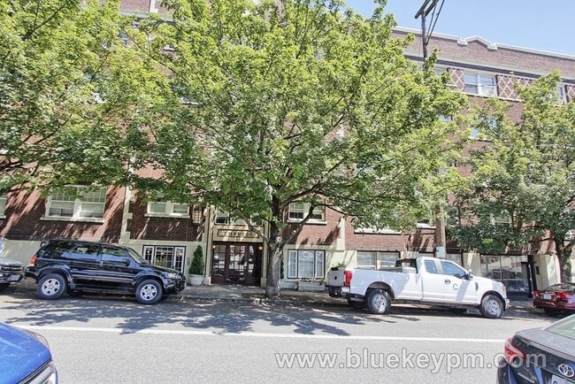 Building Photo - Studio Condo Available in Pearl District  ...