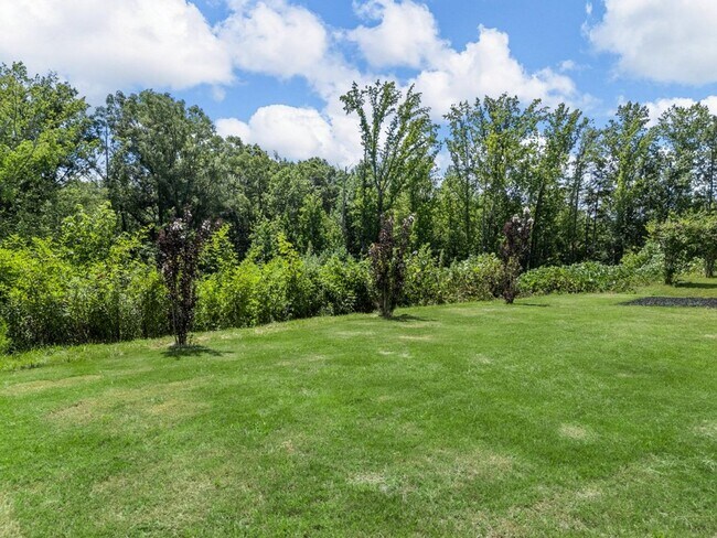 Building Photo - Stylish 3BR/2BA Home with Bonus Room in Gr...