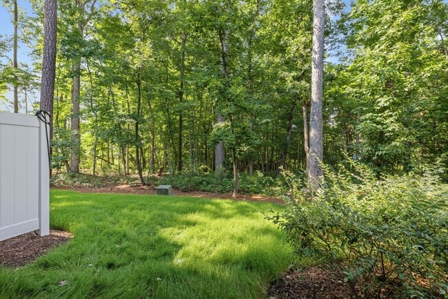 Building Photo - 2888 Macintosh Woods Dr