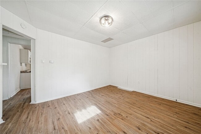 Building Photo - 3226 Richardson Ave