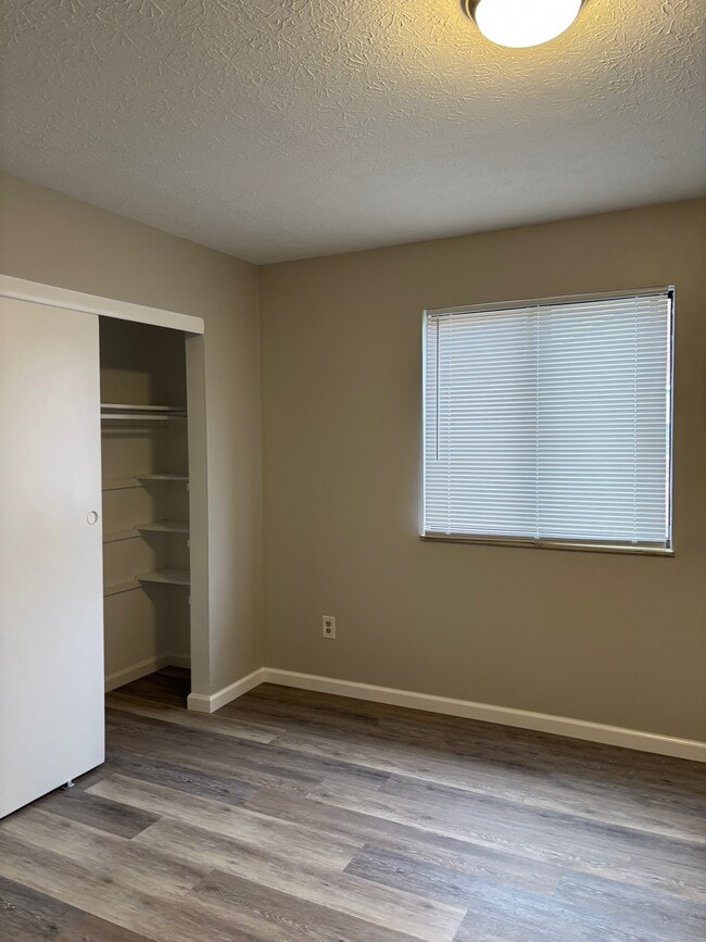 Spacious bedroom - 7320 Fall Creek Ln
