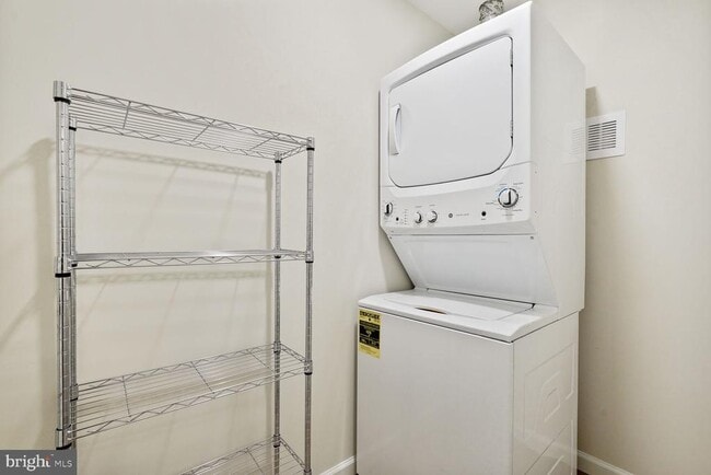 Building Photo - 7029 Clifton Knoll Ct