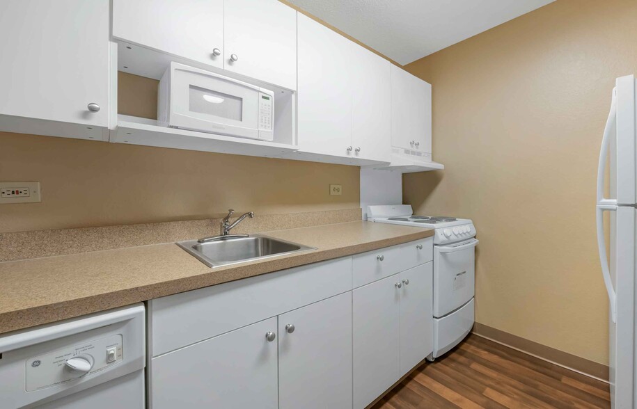 Building Photo - Furnished Studio-Atlanta - Kennesaw Chasta...