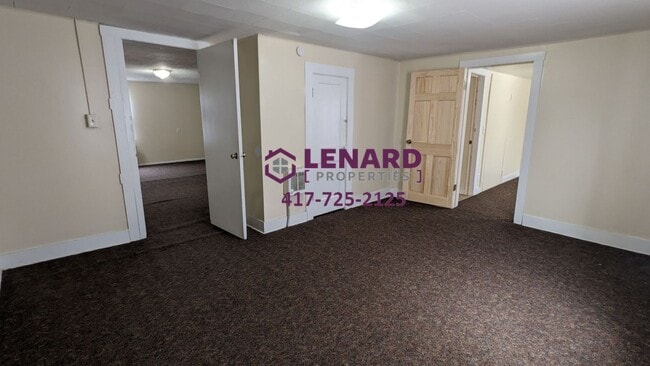 Building Photo - 446 N Claud Ave