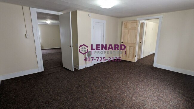 Building Photo - Cozy 2 Bedroom, 1 Bathroom Home!