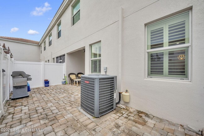 Building Photo - 1445 Isabella Dr