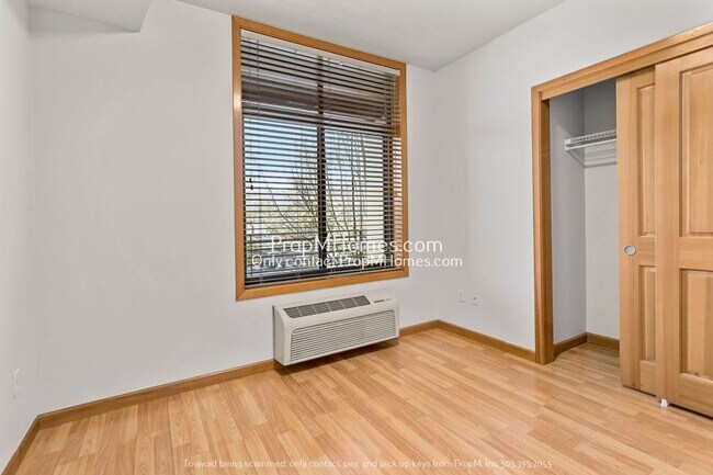 Building Photo - Beranger Commons - The Pearl of Gresham! S...