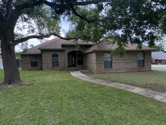 Primary Photo - 1801 Thomas Ct
