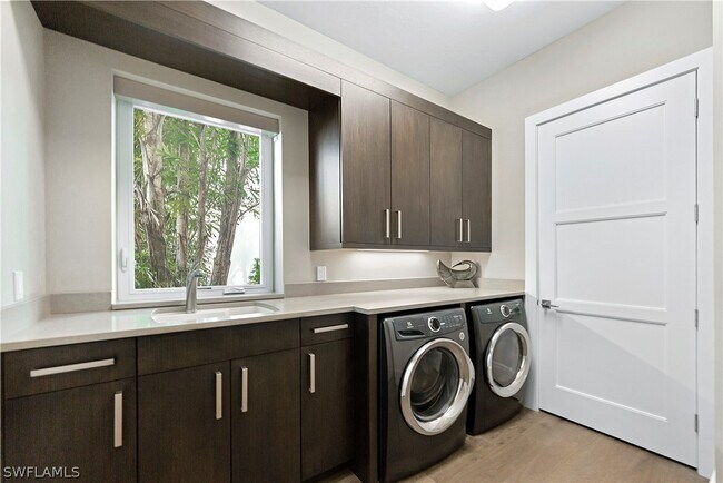 Building Photo - 9169 Mercato Way