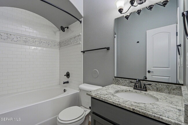 Building Photo - 2120 Honour Point Pl
