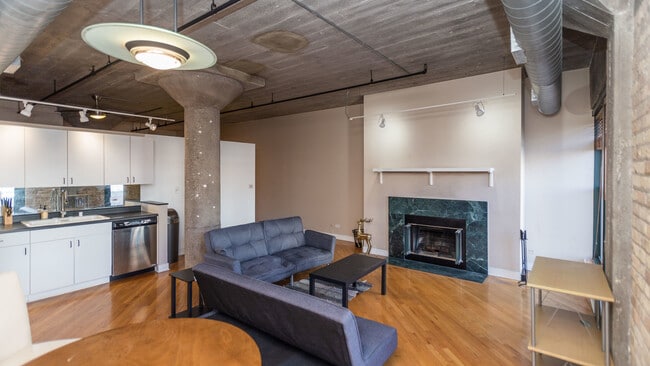 Building Photo - 411 W Ontario St