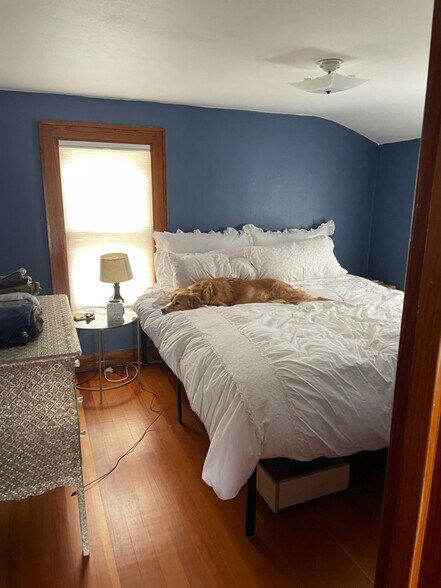 Building Photo - 944 E Mifflin St