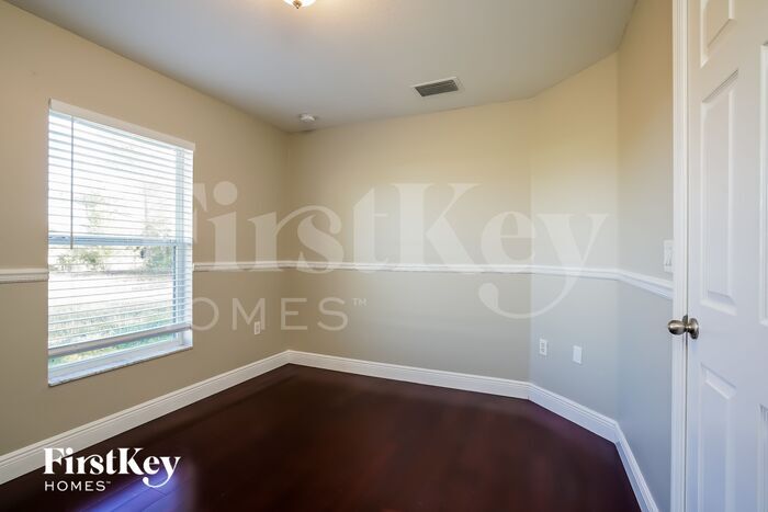 Building Photo - 3313 NE 15th Pl