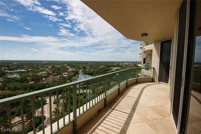 Building Photo - 23750 Via Trevi Way