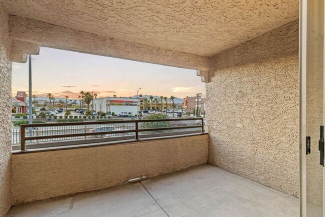 Building Photo - 2200 S Fort Apache Rd