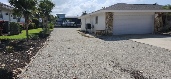 Building Photo - 1666 Sabal Palm Dr