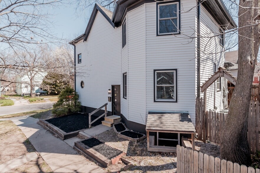 Building Photo - 2901 R St