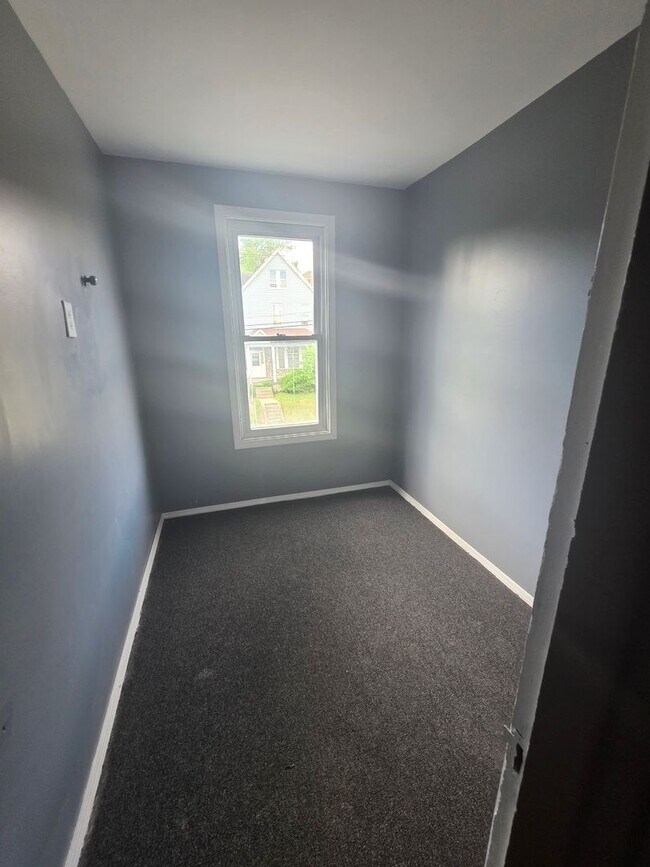 Building Photo - 1703 Bailie Ave