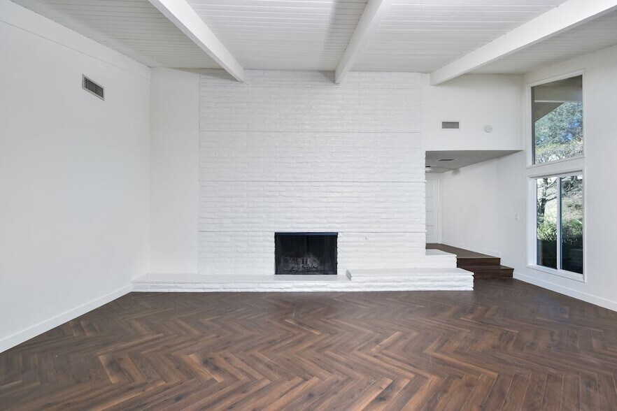 Building Photo - 16940 Adlon Rd