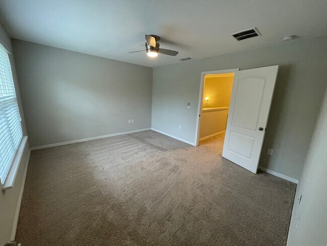 Building Photo - 2 Bedroom, 2.5 Bathroom Townhome in Grande Champions