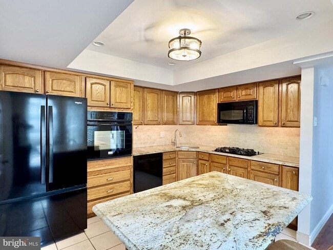 Building Photo - 1 Foxborough Ct